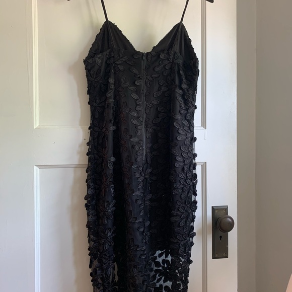 Beautiful Bardot Cocktail Dress - Picture 2 of 11